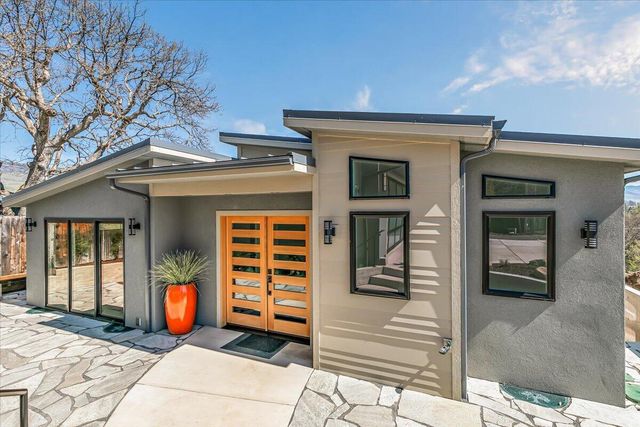 852 Oak Street, Ashland, OR 97520