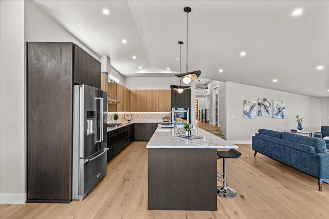 852 Oak Street, Ashland, OR 97520