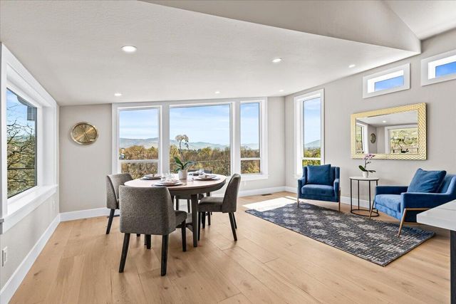 852 Oak Street, Ashland, OR 97520