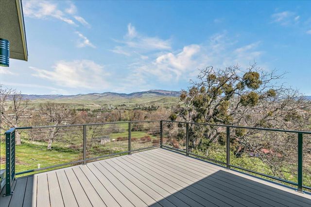 852 Oak Street, Ashland, OR 97520