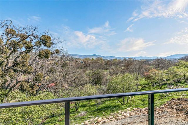 852 Oak Street, Ashland, OR 97520