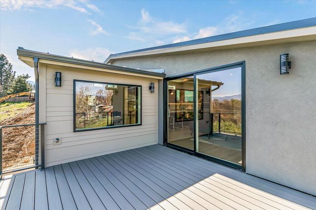 852 Oak Street, Ashland, OR 97520