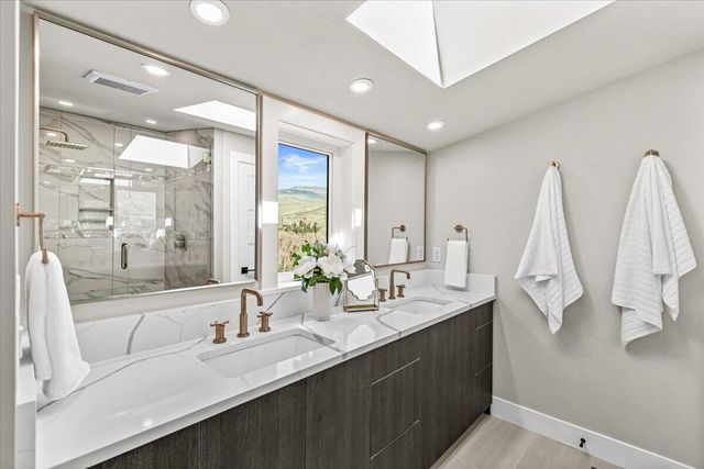 852 Oak Street, Ashland, OR 97520