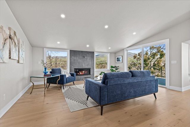 852 Oak Street, Ashland, OR 97520