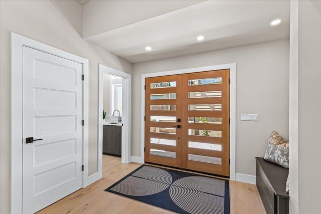 852 Oak Street, Ashland, OR 97520