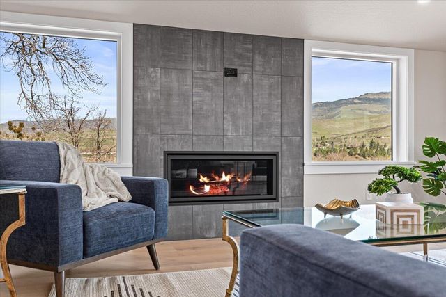 852 Oak Street, Ashland, OR 97520