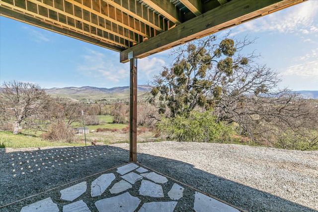 852 Oak Street, Ashland, OR 97520