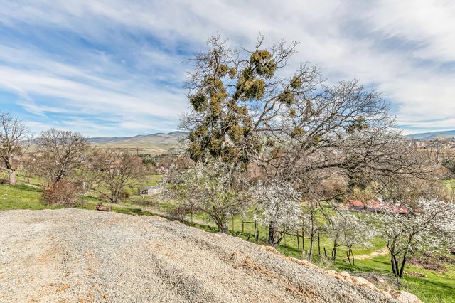 852 Oak Street, Ashland, OR 97520