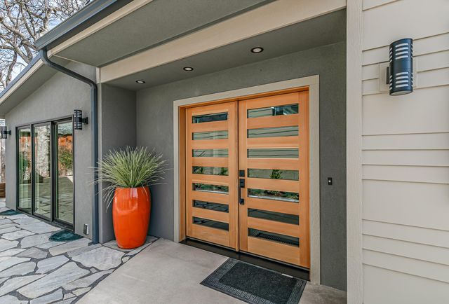 852 Oak Street, Ashland, OR 97520