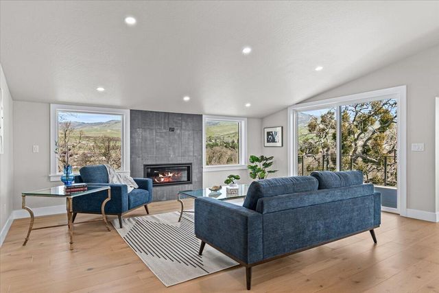 852 Oak Street, Ashland, OR 97520