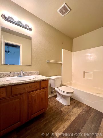 1011 W 23rd Street, Claremore, OK 74017
