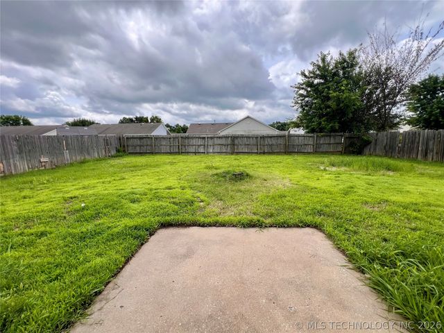 1011 W 23rd Street, Claremore, OK 74017