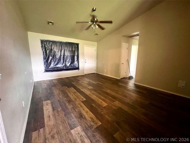 1011 W 23rd Street, Claremore, OK 74017