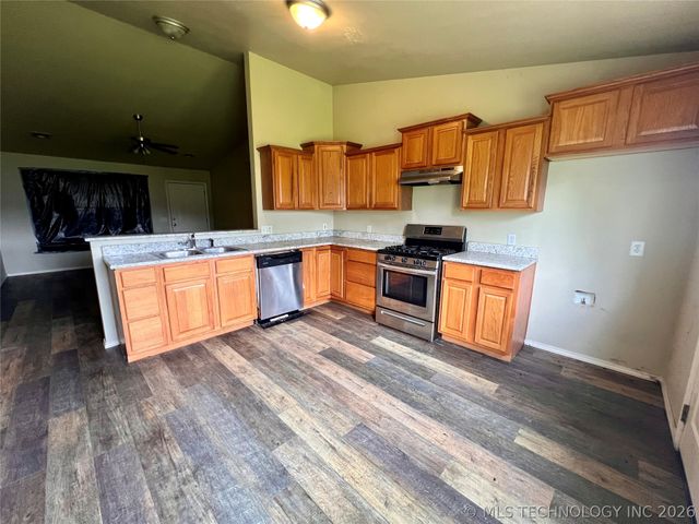 1011 W 23rd Street, Claremore, OK 74017