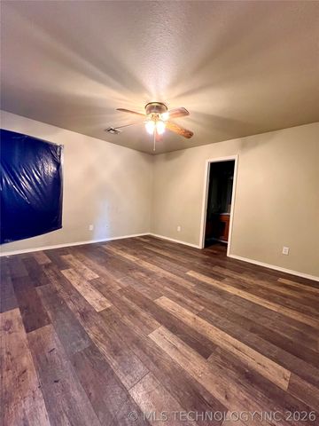 1011 W 23rd Street, Claremore, OK 74017