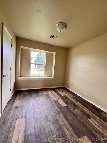 1011 W 23rd Street, Claremore, OK 74017