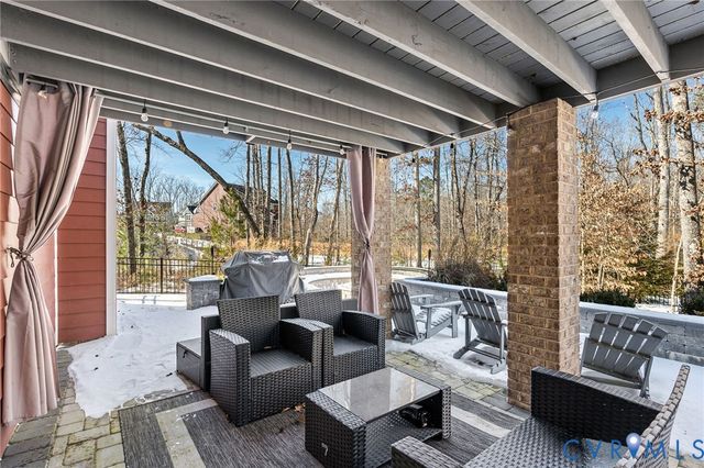 18212 Sagamore Dr, Moseley, VA 23120