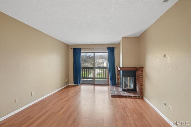 2303 Yosemite Park Ct Court C, Maryland Heights, MO 63043