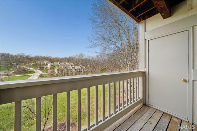 2303 Yosemite Park Ct Court C, Maryland Heights, MO 63043