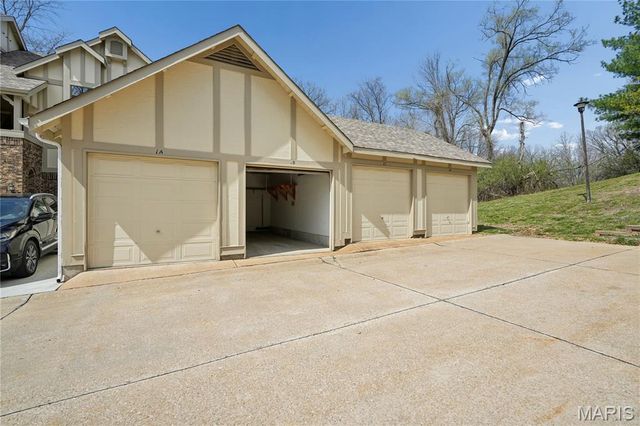 2303 Yosemite Park Ct Court C, Maryland Heights, MO 63043