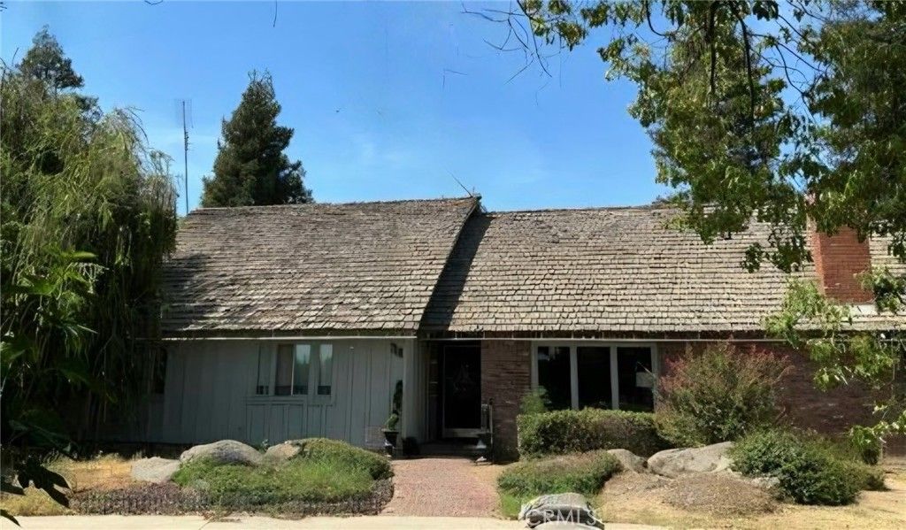 Image 1 of property listing at 718 E Myer, Exeter, CA 93221