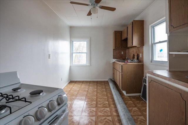 35457 Brush Street, Wayne City, MI 48184