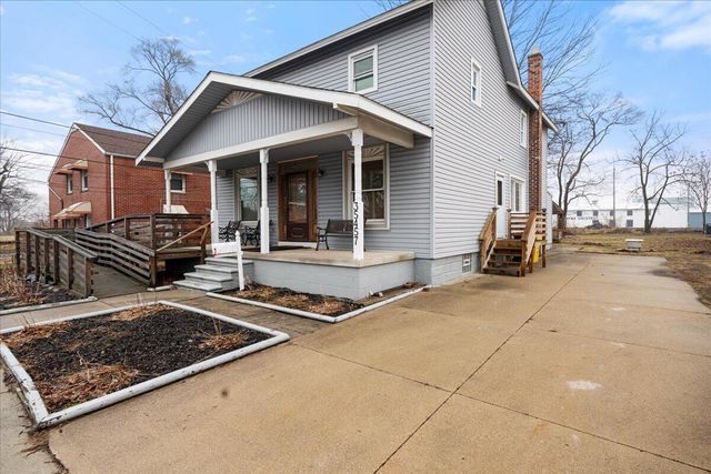 35457 Brush Street, Wayne City, MI 48184