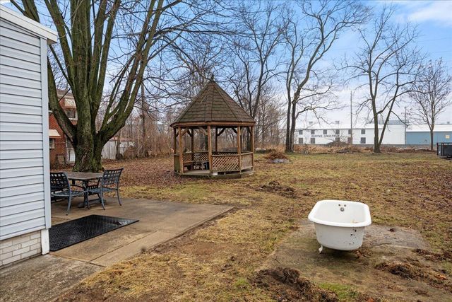 35457 Brush Street, Wayne City, MI 48184