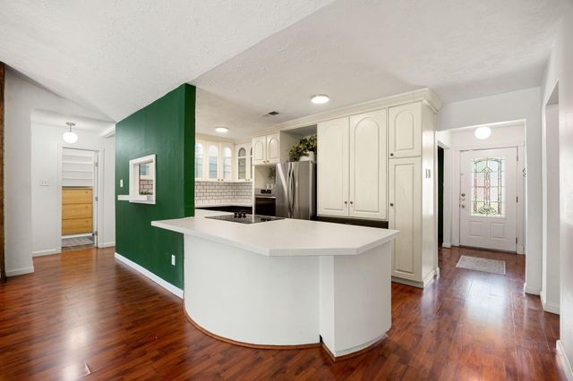 10410 Cedartowne Lane, Sugar Land, TX 77498