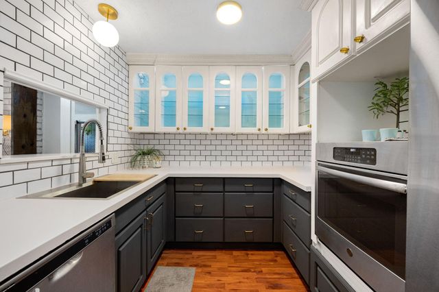 10410 Cedartowne Lane, Sugar Land, TX 77498