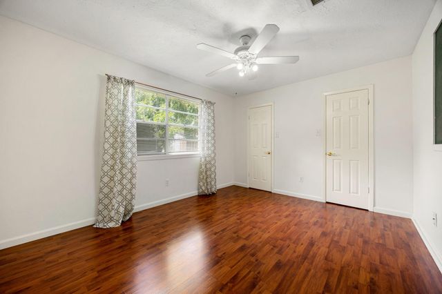 10410 Cedartowne Lane, Sugar Land, TX 77498