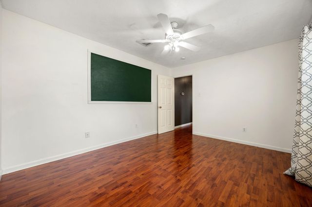 10410 Cedartowne Lane, Sugar Land, TX 77498