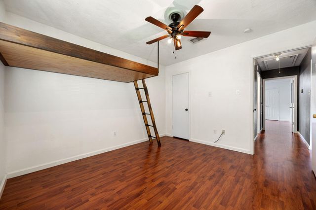 10410 Cedartowne Lane, Sugar Land, TX 77498