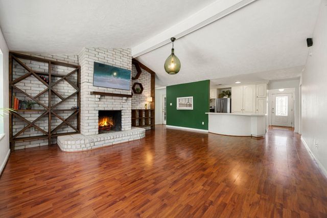 10410 Cedartowne Lane, Sugar Land, TX 77498