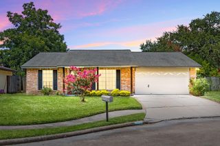 10410 Cedartowne Lane, Sugar Land, TX 77498
