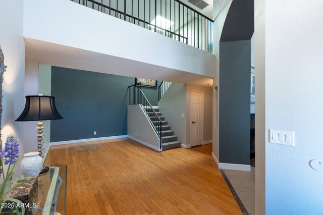 8852 S TAYLOR Drive, Tempe, AZ 85284