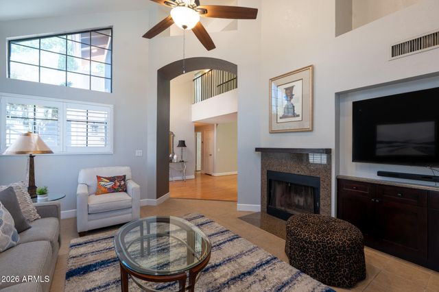 8852 S TAYLOR Drive, Tempe, AZ 85284