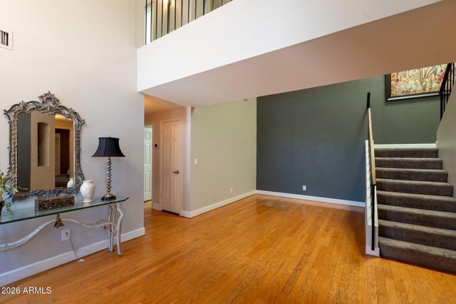 8852 S TAYLOR Drive, Tempe, AZ 85284