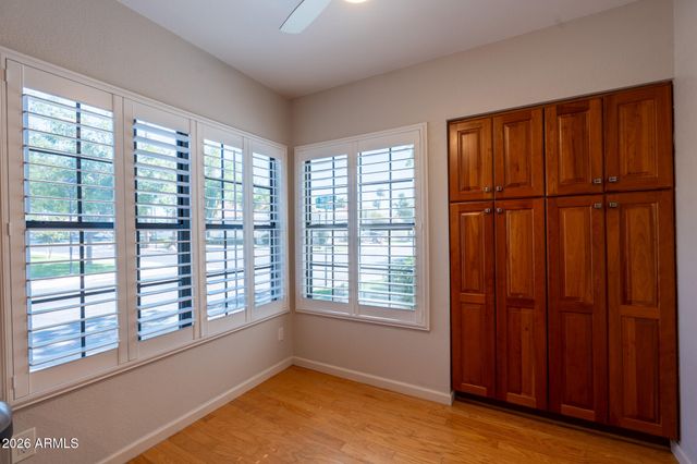 8852 S TAYLOR Drive, Tempe, AZ 85284