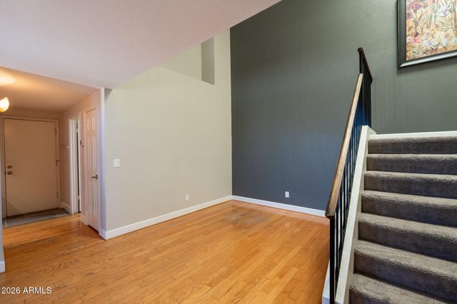 8852 S TAYLOR Drive, Tempe, AZ 85284
