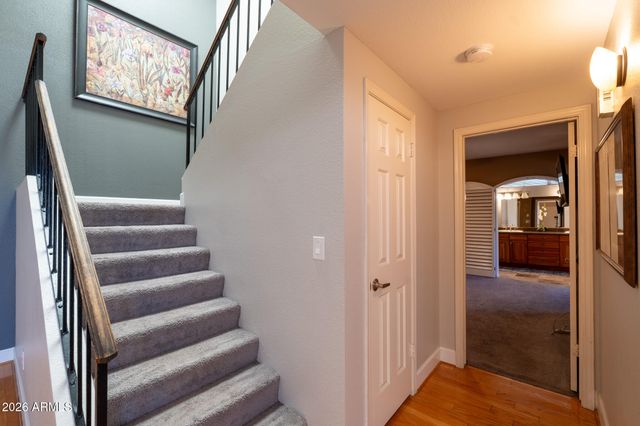 8852 S TAYLOR Drive, Tempe, AZ 85284