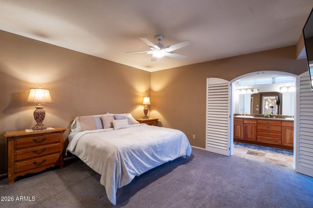 8852 S TAYLOR Drive, Tempe, AZ 85284