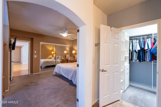 8852 S TAYLOR Drive, Tempe, AZ 85284