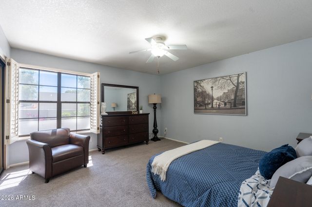 8852 S TAYLOR Drive, Tempe, AZ 85284