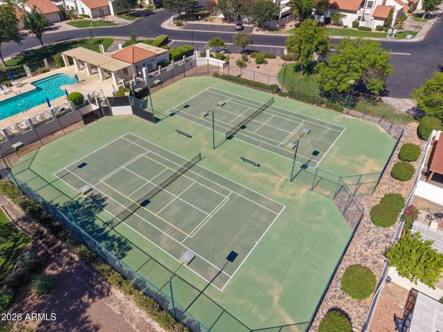 8852 S TAYLOR Drive, Tempe, AZ 85284