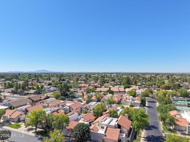 8852 S TAYLOR Drive, Tempe, AZ 85284