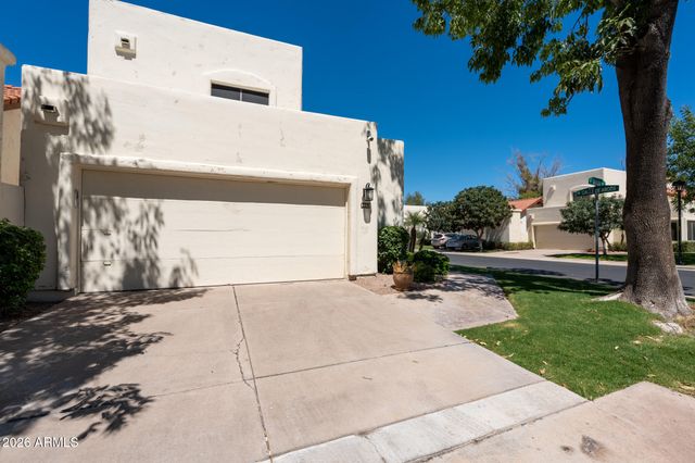 8852 S TAYLOR Drive, Tempe, AZ 85284