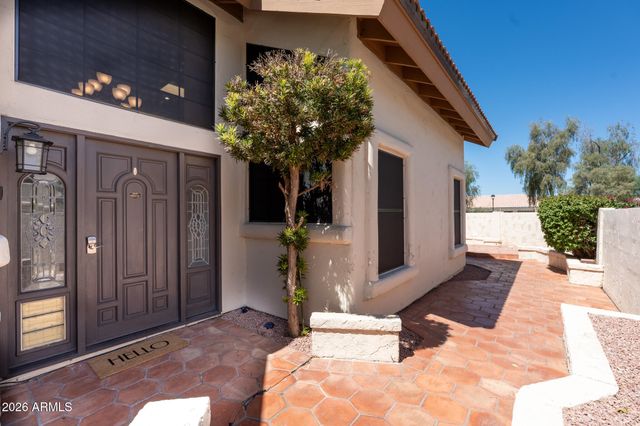 8852 S TAYLOR Drive, Tempe, AZ 85284