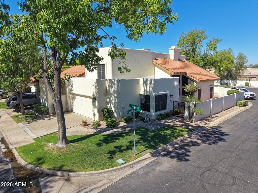 8852 S TAYLOR Drive, Tempe, AZ 85284 — photo 2