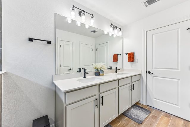 17307 Hattie TRCE, Austin, TX 78738